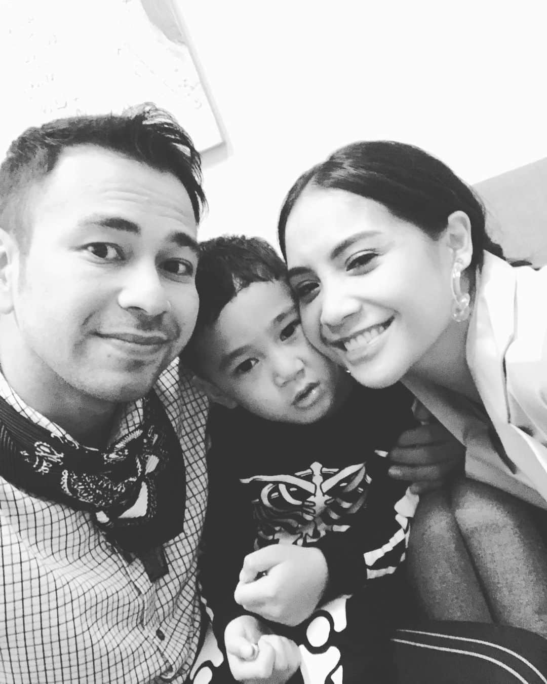 Raffi Ahmadさんのインスタグラム写真 - (Raffi AhmadInstagram)「RansFamily 🥰」5月17日 2時39分 - raffinagita1717