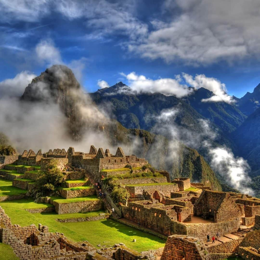 Lonely Planetさんのインスタグラム写真 - (Lonely PlanetInstagram)「A new airport under construction near  #MachuPicchu is causing huge controversy among locals and academics who fear the destruction of the ancient Inca citadel. Find out more about its potential impact and what you can do to visit responsibly via the links in our story.」5月17日 2時59分 - lonelyplanet