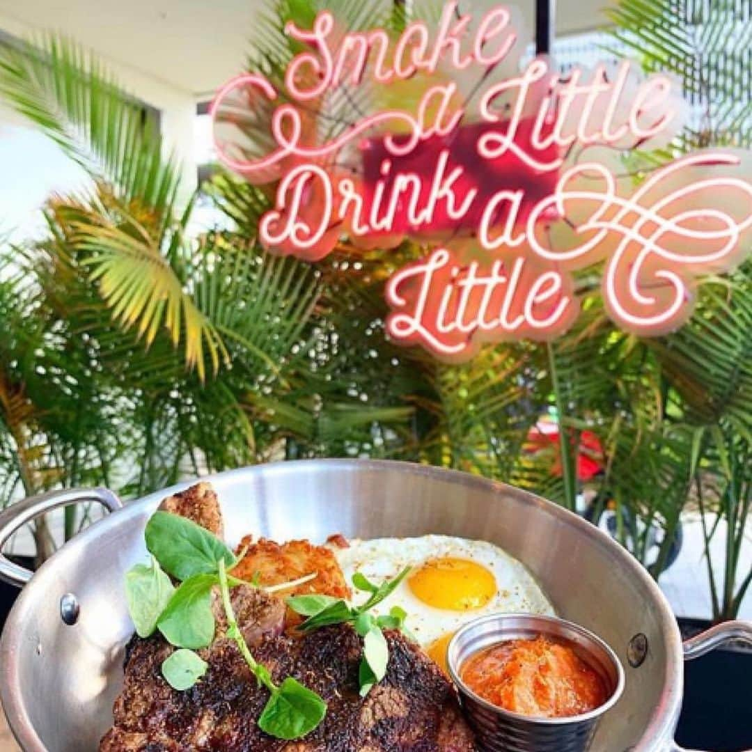 エイヨシャ・カレーさんのインスタグラム写真 - (エイヨシャ・カレーInstagram)「@internationalsmoke is FUEGO 🔥. Whether you’re looking to spice up your happy hour, date night, girls night or a post church meal we’ve got you covered! There’s something for everyone. Come experience the flavor with us at our SF, HOUSTON or MIAMI locations. Whatever you do, come hungry! Follow the restaurant page @internationalsmoke 🔥」5月17日 3時01分 - ayeshacurry