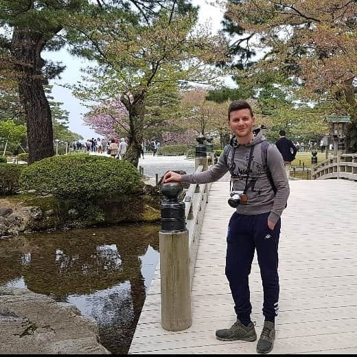 シャルレーヌ・ギニャールさんのインスタグラム写真 - (シャルレーヌ・ギニャールInstagram)「Kanazawa 🏯🌸 #japan #🇯🇵 #vacation #kanazawa #kenrokuengarden #kanazawacastle #sakura #holidays #beautiful #happy」5月17日 3時01分 - charleneguignard