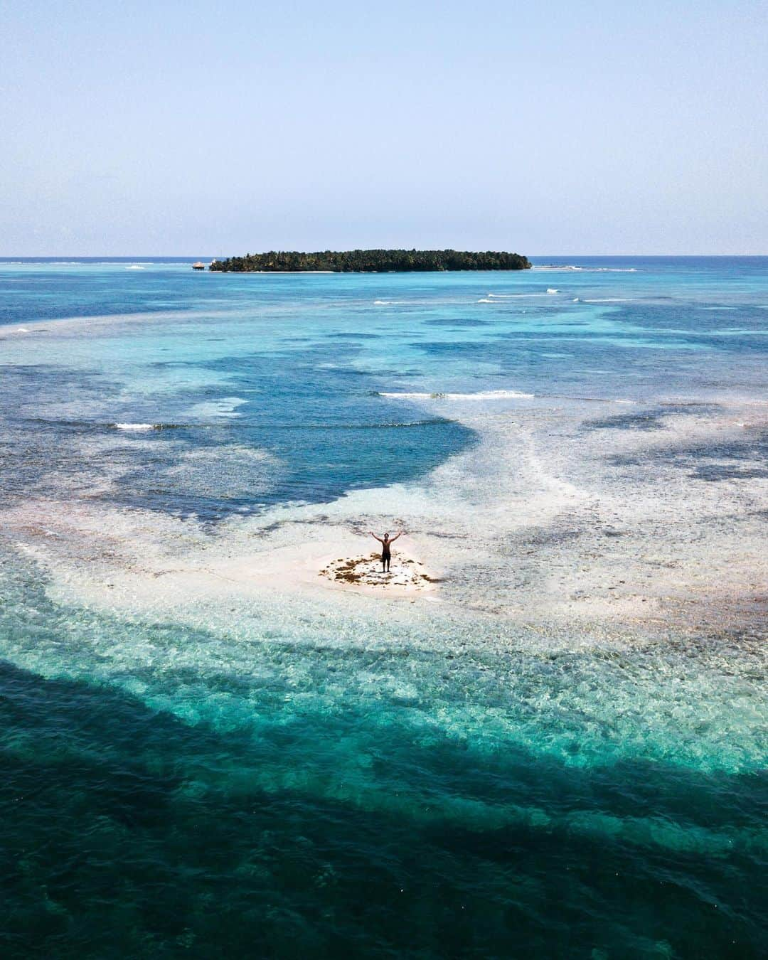 ティモシー・サイクスさんのインスタグラム写真 - (ティモシー・サイクスInstagram)「For the past few months I’ve been busy working on a new @karmagawa project called @savethereef in which our team visited and documented the coral reefs in 7 different countries because sadly roughly half of the world’s reefs have already died and the rest are expected to die by 2050 so we need to spread awareness about the urgent issue and share potential solutions to this problem before it’s too late. Most people don’t think coral reefs apply to them, but they’re wrong since reefs are crucial to the survival of marine life and it’s that marine life, not trees, that create the majority of the oxygen we breathe. So, if you like breathing and living you should care about coral reefs, go follow @savethereef and get excited for our upcoming documentary that’s premiering in mid-June! These photos by the great photographer @micahniinuma are from our Belize trip which consisted of @amirzakeri @justinkalaniburbage @lorenzo_underwater and myself staying st the fantastic @hamanasi_resort and exploring this magical place where the reefs are actually healthy due to the fact that Belize banned offshore oil drilling just over a year ago and the environment has benefitted greatly! Many people have told us to give up on the reefs and the environment and accept the world for what its become, but my mom always taught me the world is what we make of it…SO NO, WE WILL NOT GIVE UP and we will do EVERYTHING possible to get more people to realize how important this issue is as Belize is living proof that if we make even the slightest bit of changes, Mother Nature is resilient and it can regenerate so there is still hope…we just need to get our act together before it’s too damn late! #savethereef #karmagawa #jewblue #jewishaquaman」5月17日 3時32分 - timothysykes