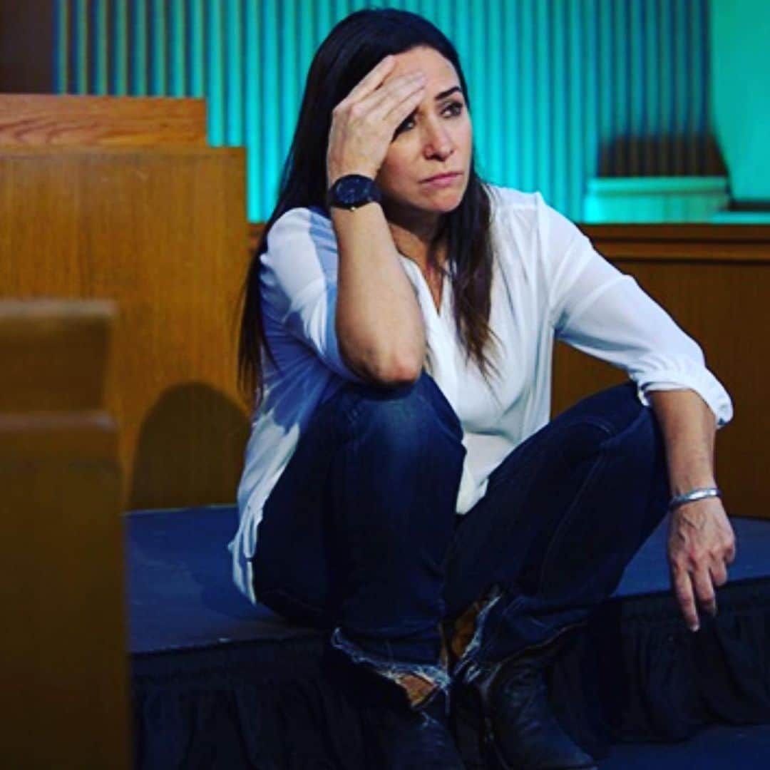 エイミー・セダリスさんのインスタグラム写真 - (エイミー・セダリスInstagram)「last episode tonight! I love her and her show. It’s the best!!!! @johnrobertsfun ・・・ @BetterthingsFX finale tonight! Love this so much. @pamelaadlon is my favorite hands down. #betterthingsfx 🎸💋」5月17日 4時03分 - amysedaris
