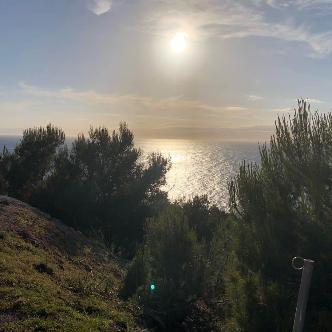 クリス・シャーマさんのインスタグラム写真 - (クリス・シャーマInstagram)「This place never ceases to blow my mind. What a inspirational couple days sussing out a new dream project ropeless, above the sea in Mallorca. This is a shot I took several years back of my good friends #jorgevisser and @nateagold  @prana @psicocomp」5月17日 4時38分 - chris_sharma