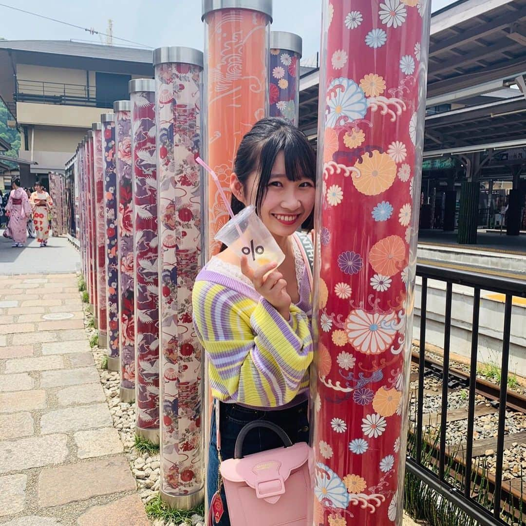 松本愛花さんのインスタグラム写真 - (松本愛花Instagram)「🚃〃 * * お友達と京都へ！ * * #京都 #嵐山 #嵐山観光 #京都観光 #華美だんご #寺子屋本舗 #タピオカ #タピオカ巡り #ゆばちーず  #湯葉チーズ #withmyfriend #スパガ #松本愛花ふ」5月17日 4時38分 - aika_matsumoto.official