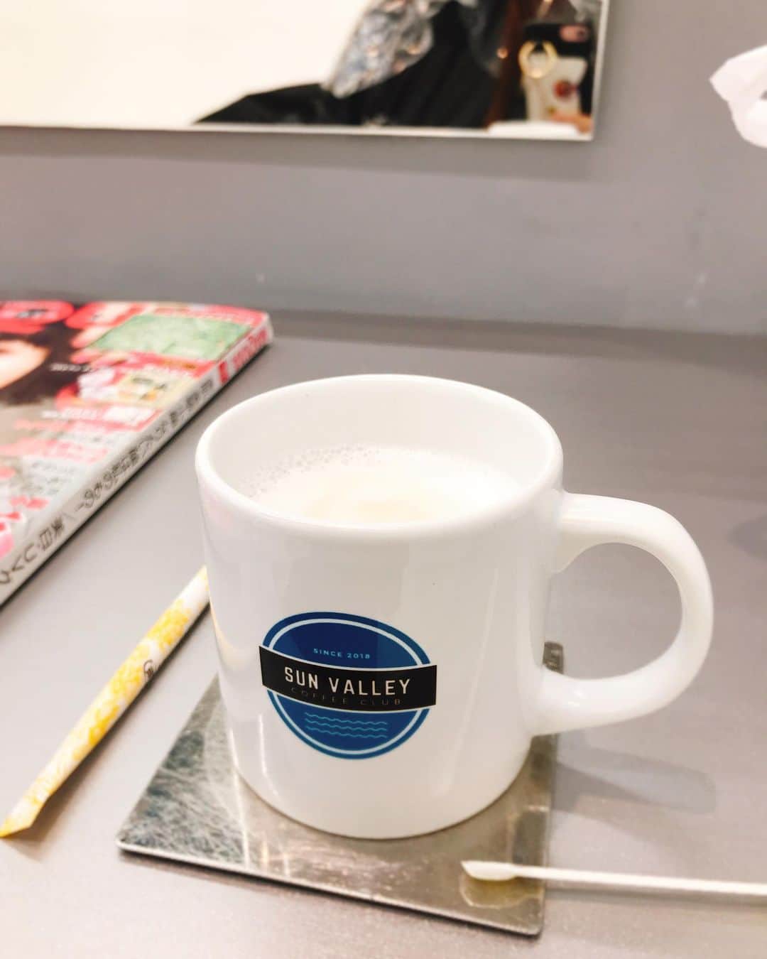 熊田曜子さんのインスタグラム写真 - (熊田曜子Instagram)「月一の美容院💇‍♀️ 渋谷さんのカラーカットも大好きだし sunvallyでいただくお茶も大好き☕️ #sunvally #美容院 #美容室 #表参道 #hair #cut」5月17日 4時56分 - kumadayoko