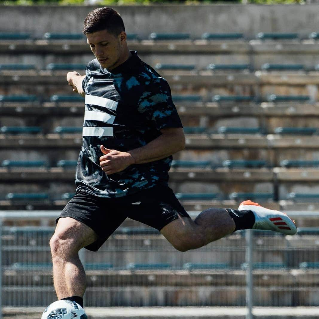 ルカ・ヨヴィッチさんのインスタグラム写真 - (ルカ・ヨヴィッチInstagram)「Focus. ⚽️ @adidasfootball」5月17日 4時48分 - lukajovic