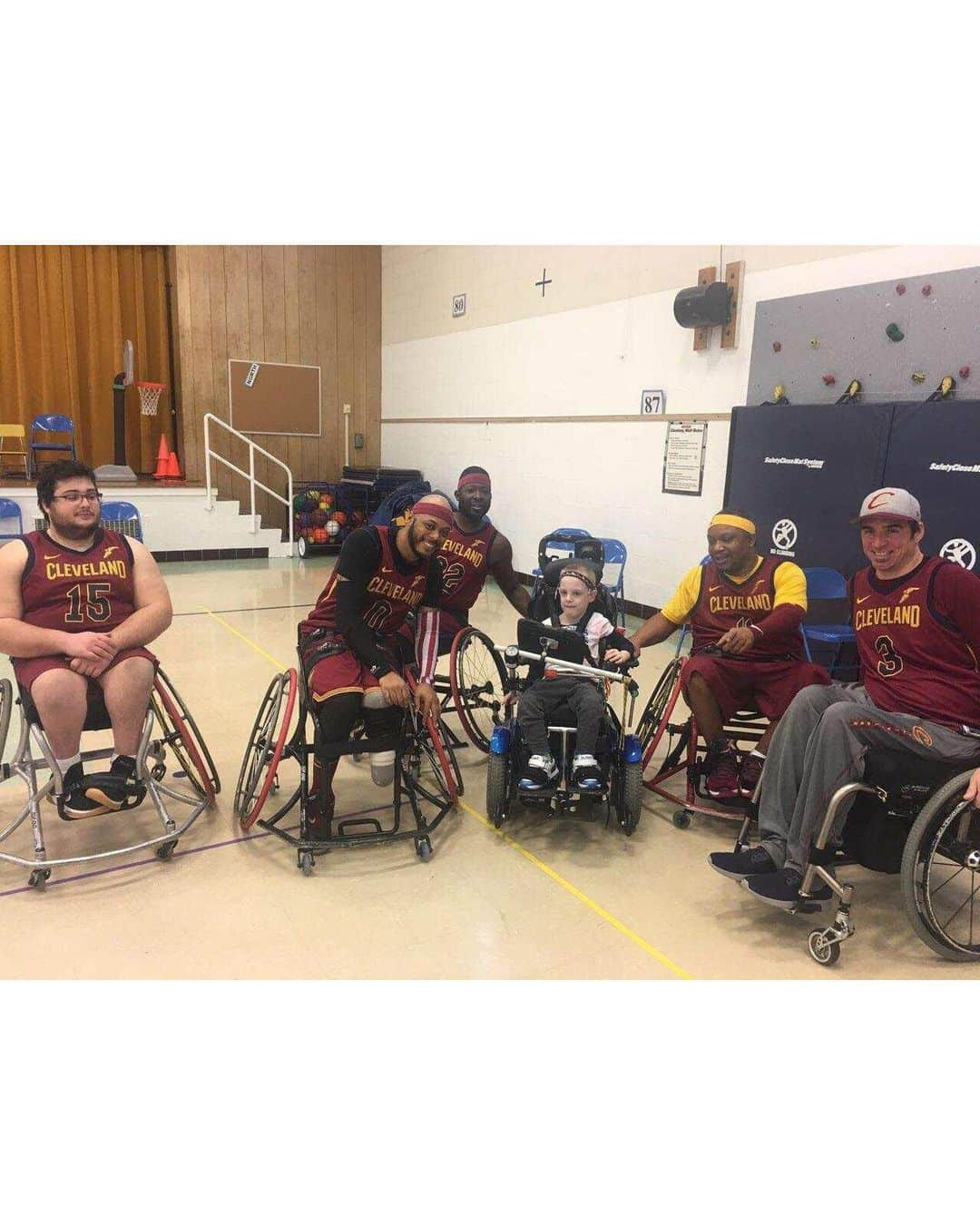 キャブスさんのインスタグラム写真 - (キャブスInstagram)「Darron Lewis: son, brother, father, role model, friend. Our Cleveland Wheelchair Cavaliers community mourns the loss of our teammate, who passed away this morning. We celebrate his life and will always remember the joy he brought to those he met both on & off the court.  RIP, #0 ❤️」5月17日 4時50分 - cavs