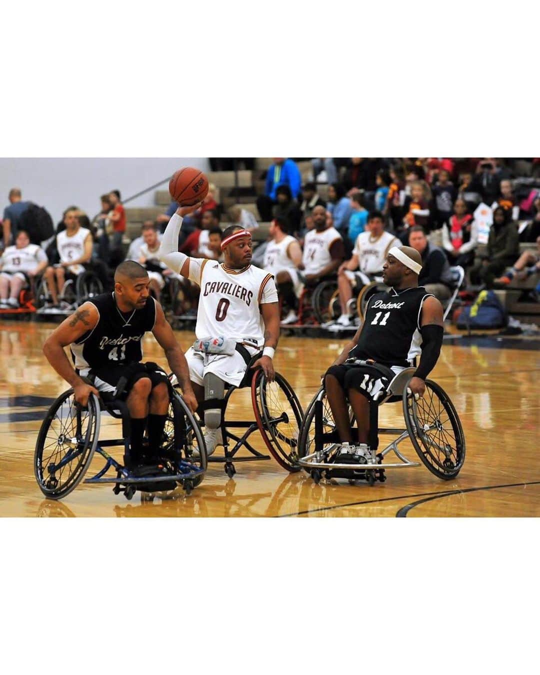 キャブスさんのインスタグラム写真 - (キャブスInstagram)「Darron Lewis: son, brother, father, role model, friend. Our Cleveland Wheelchair Cavaliers community mourns the loss of our teammate, who passed away this morning. We celebrate his life and will always remember the joy he brought to those he met both on & off the court.  RIP, #0 ❤️」5月17日 4時50分 - cavs