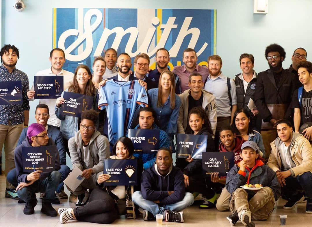 ニューヨーク・シティFCさんのインスタグラム写真 - (ニューヨーク・シティFCInstagram)「We #MentorNYC because we care about students in @NYCSchools 💙 #GoodforNYCFC 🗽 #GoodforNYC」5月17日 5時24分 - nycfc