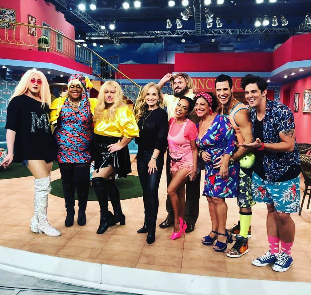 アンジェリカさんのインスタグラム写真 - (アンジェリカInstagram)「Hoje tive a honra de contracenar com essa gente talentosa e de sucesso! Obrigada pelo carinho🙏🌹 #vaiquecola #multishow」5月17日 11時23分 - angelicaksy