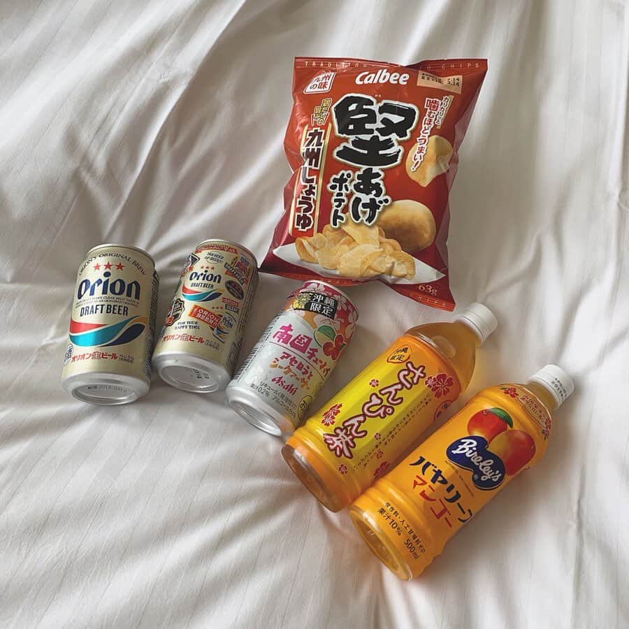 橘二葉さんのインスタグラム写真 - (橘二葉Instagram)「沖縄のホテルでプチお菓子パーティーした🍹🌴 同じ部屋やったんはこのお二方😏❤️ ・ ・ #沖縄 #okinawa #お菓子 #お菓子パーティー #ホテル #instagood #like #food #instafood」5月17日 11時24分 - futaba_tachibana_tpd