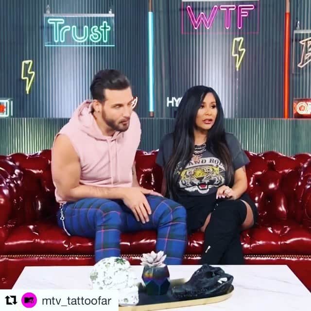 ニコール・ ポリッツィのインスタグラム：「🔥🔥 #tattoofar」
