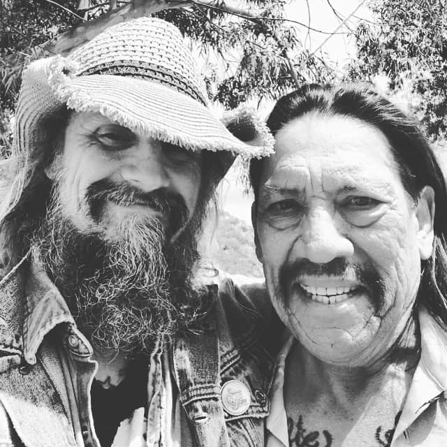 ロブ・ゾンビのインスタグラム：「Happy Birthday to my buddy @officialdannytrejo. Seventy-five years years old and still ready to kick your ass. #happybirthday #dannytrejo #robzombie #thedevilsrejects #thehauntedworldofelsuperbeasto #halloween #threefromhell」