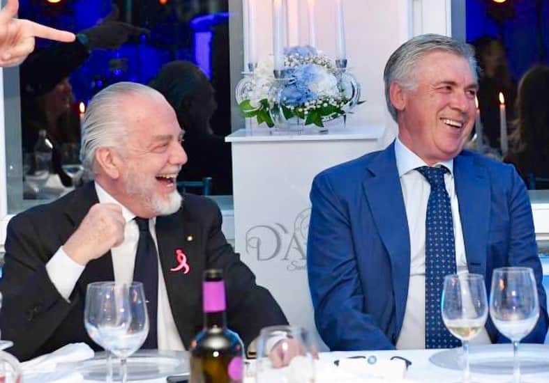 カルロ・アンチェロッティのインスタグラム：「Fantastica e divertentissima cena con la famiglia del Napoli.  Great evening with my Napoli Family.  #forzanapolisempre」