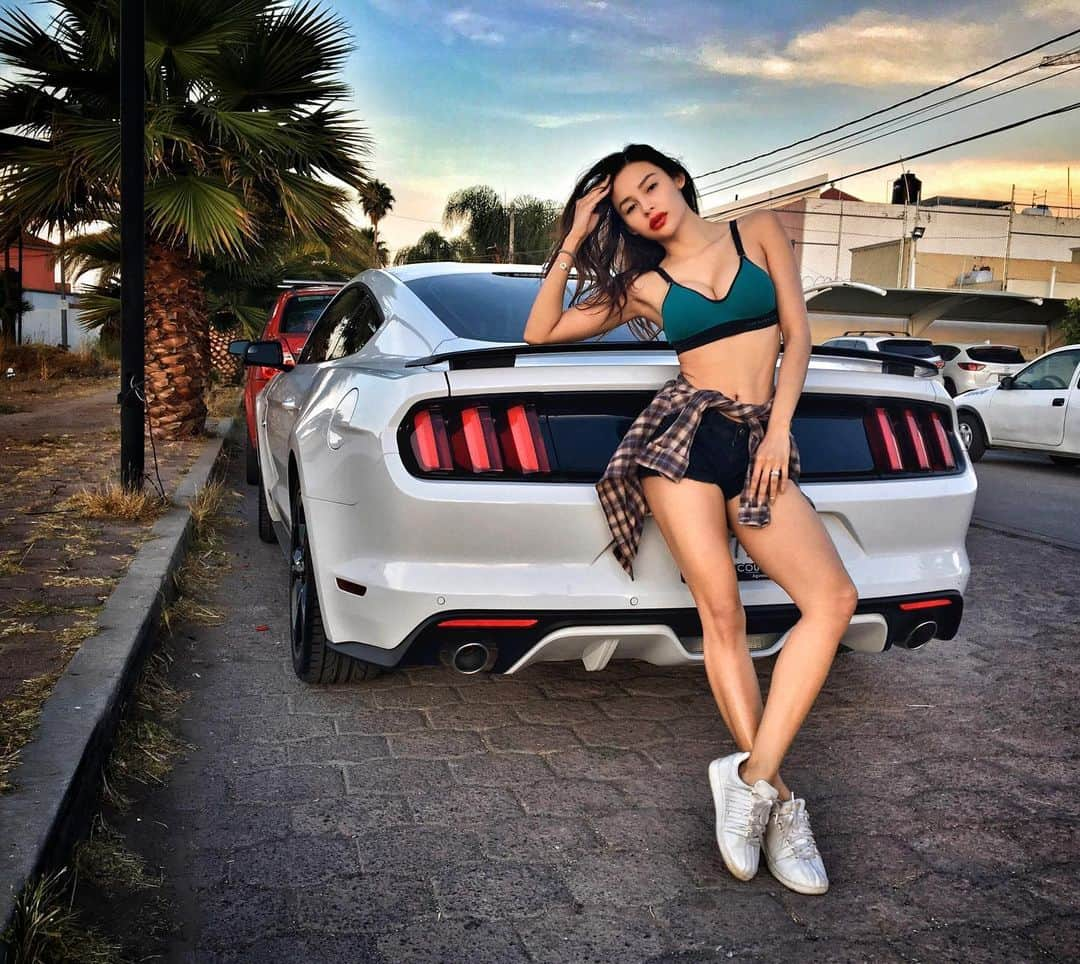 April Imanさんのインスタグラム写真 - (April ImanInstagram)「What are 3 things you’re grateful about today?🙏🙌👏 . . . . #apriliman #blessedlife #grateful #mustanggt #badassbabes #bossbitch #gohardorgohome #modellife #fastandfurious #hotstuff」5月17日 7時02分 - april_iman