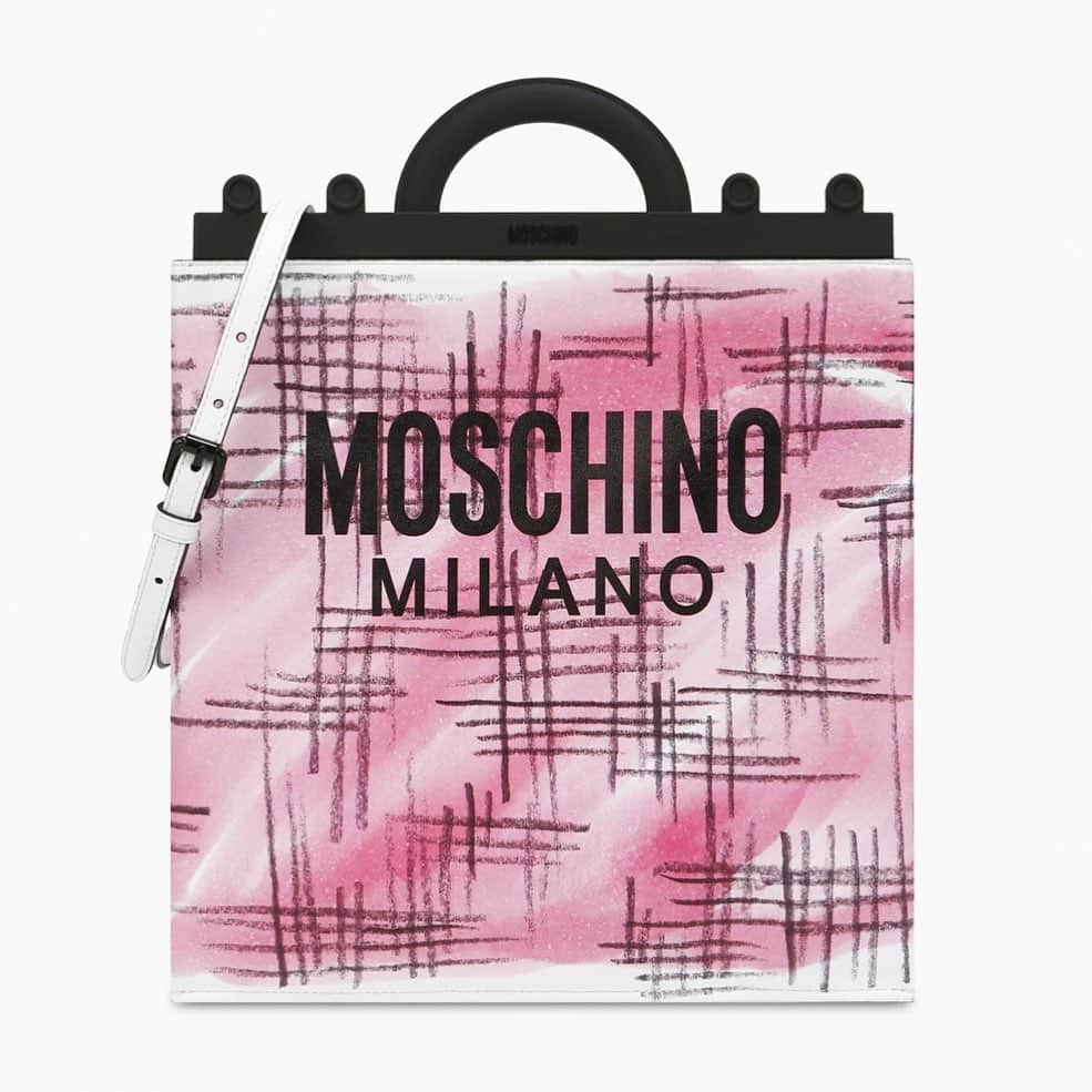 Moschinoさんのインスタグラム写真 - (MoschinoInstagram)「Moschino Milano summer bags on Moschino.com and Moschino Shops #moschino @itsjeremyscott」5月17日 7時13分 - moschino