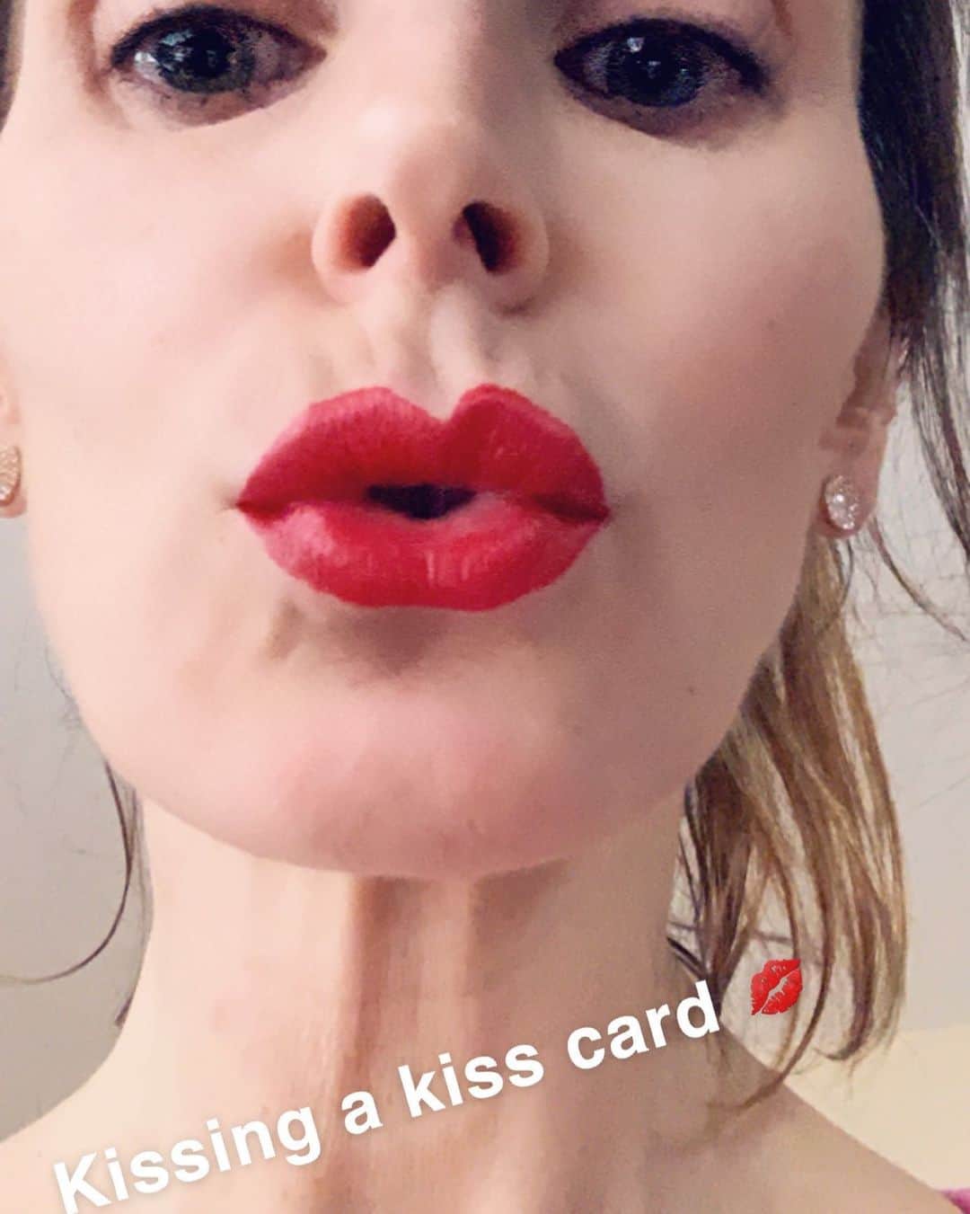 ターニャ・テイトさんのインスタグラム写真 - (ターニャ・テイトInstagram)「Kissing a personalized signed autographed Tanya Tate kiss card... offering free US domestic shipping if you want to buy one from me within the next 24 hours. I can also ship worldwide. —- —- Comment with the kiss emoji & your country if you want more info 👉🏻💋 —- —- #tanyatate #queentanyatate #kiss #swalk #kisscard #autograph」5月17日 7時16分 - tanyatate
