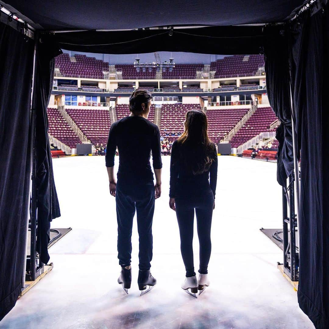 アレックス・シブタニさんのインスタグラム写真 - (アレックス・シブタニInstagram)「Ready. ⛸ @maiashibutani @alexshibutani #ShibSibs #SOI19 #StarsOnIce 📸: @sweatengine」5月17日 7時40分 - shibsibs