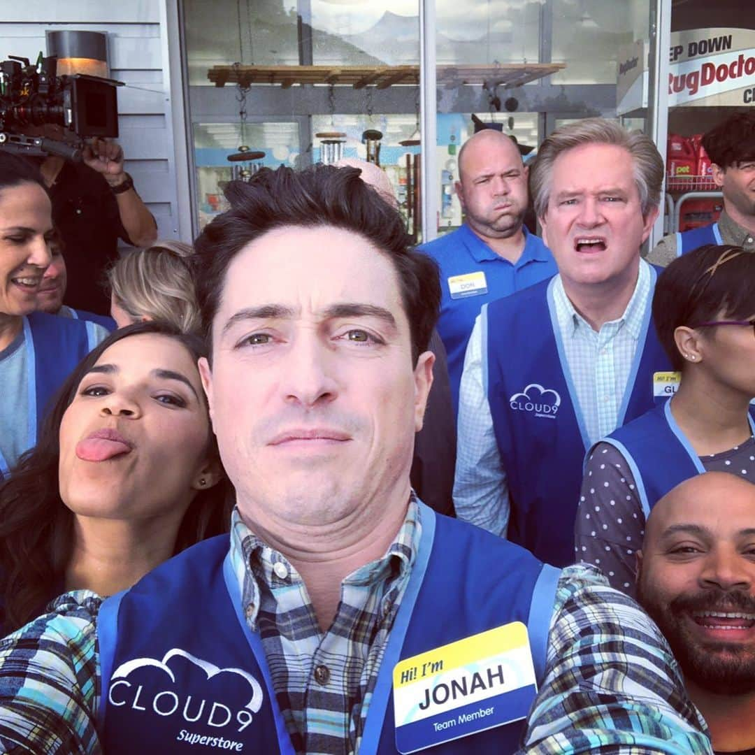 ベン・フェルドマンさんのインスタグラム写真 - (ベン・フェルドマンInstagram)「One last hang before we’re back in the fall. #Superstore 1 hour finale is tonight」5月17日 7時49分 - benmfeldman