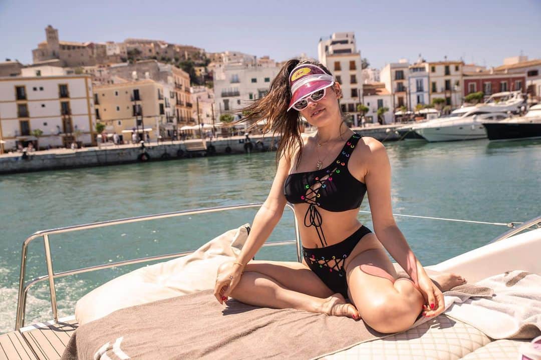 Agent Provocateurさんのインスタグラム写真 - (Agent ProvocateurInstagram)「@atlantabean ready to rock the boat, Agent Provocateur-style in our brand new Marney Bikini.  The #PleasurePatrol never abide by the tide – even when on a yacht! #AgentProvocateur #RidingWavesOnly #APswim  Special shout-out to our friends at @smartcharteribiza for the smoothest sailing🛥」5月17日 7時56分 - agentprovocateur