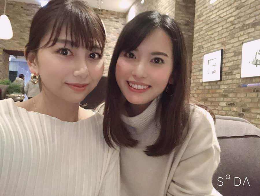 早川茉希さんのインスタグラム写真 - (早川茉希Instagram)「📍Filini Bar and Restaurant🍝  初めましてのゆうなちゃんと👯‍♀️🍻 ・ サラダとパスタ美味しかった〜😍🍝 夕ご飯食べた後だったのに また食べてしまった🐷🍴笑  ゆうなちゃんすごく良い子で 盛り上がって遅くまで付き合わせてしまったけど 楽しい楽しい夜でした😍🙏🏻❤️ ・ お友達も紹介してくれてありがとう☺️💖 ・ #時差スタグラム #いつぞやの #dinner #chicago #オススメしたお店沢山行ってくれてた💓 #女子旅 #italianfood #シカゴ #シカゴ生活 #まきカフェ巡りinシカゴ #🍻 #ガールズトーク最高 #アメリカ暮らし」5月17日 7時59分 - maki_hayakawa