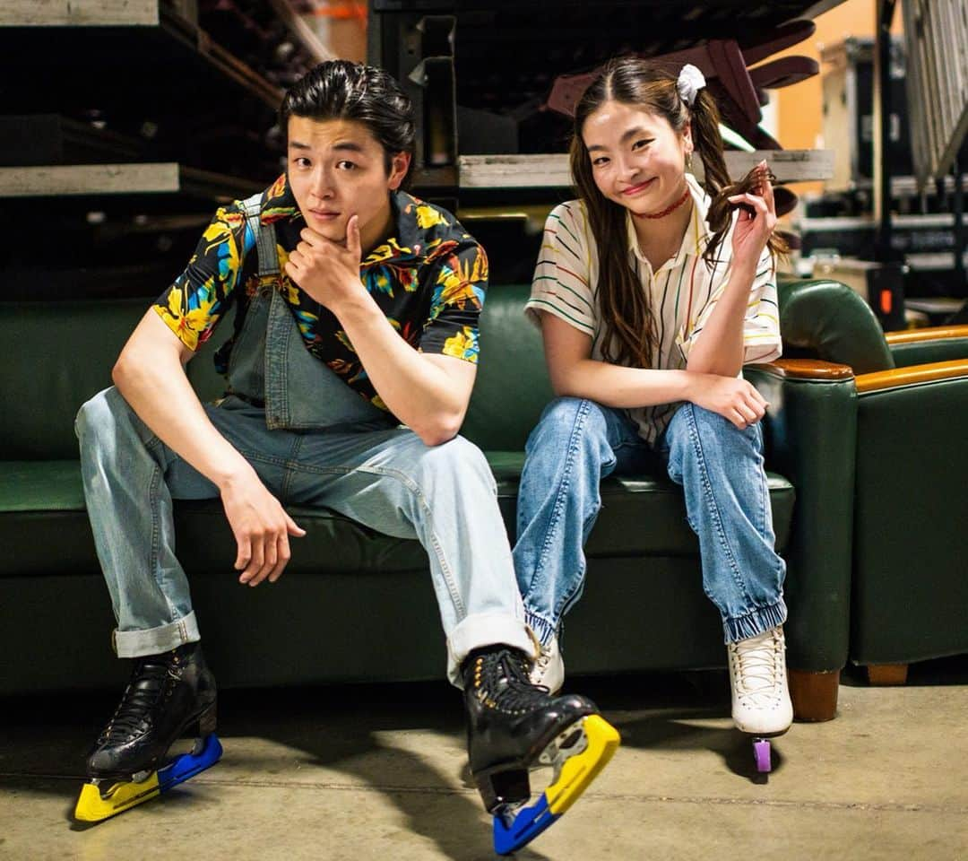 マイア・シブタニさんのインスタグラム写真 - (マイア・シブタニInstagram)「What would our ‘90s sitcom be called? 😂 #StarsOnIce #SOI19 #shibsibs 📸: @sweatengine」5月17日 8時11分 - maiashibutani