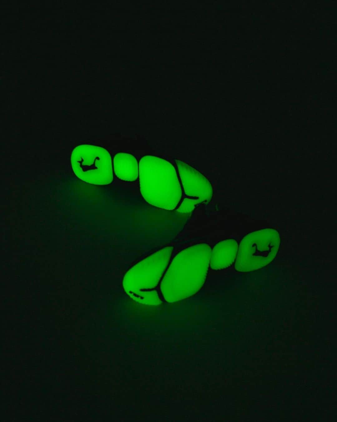 Foot Lockerさんのインスタグラム写真 - (Foot LockerInstagram)「❇️ #Nike Lebron 16 'Glow' Launching 5/17, In-Store and Online」5月17日 8時12分 - footlocker