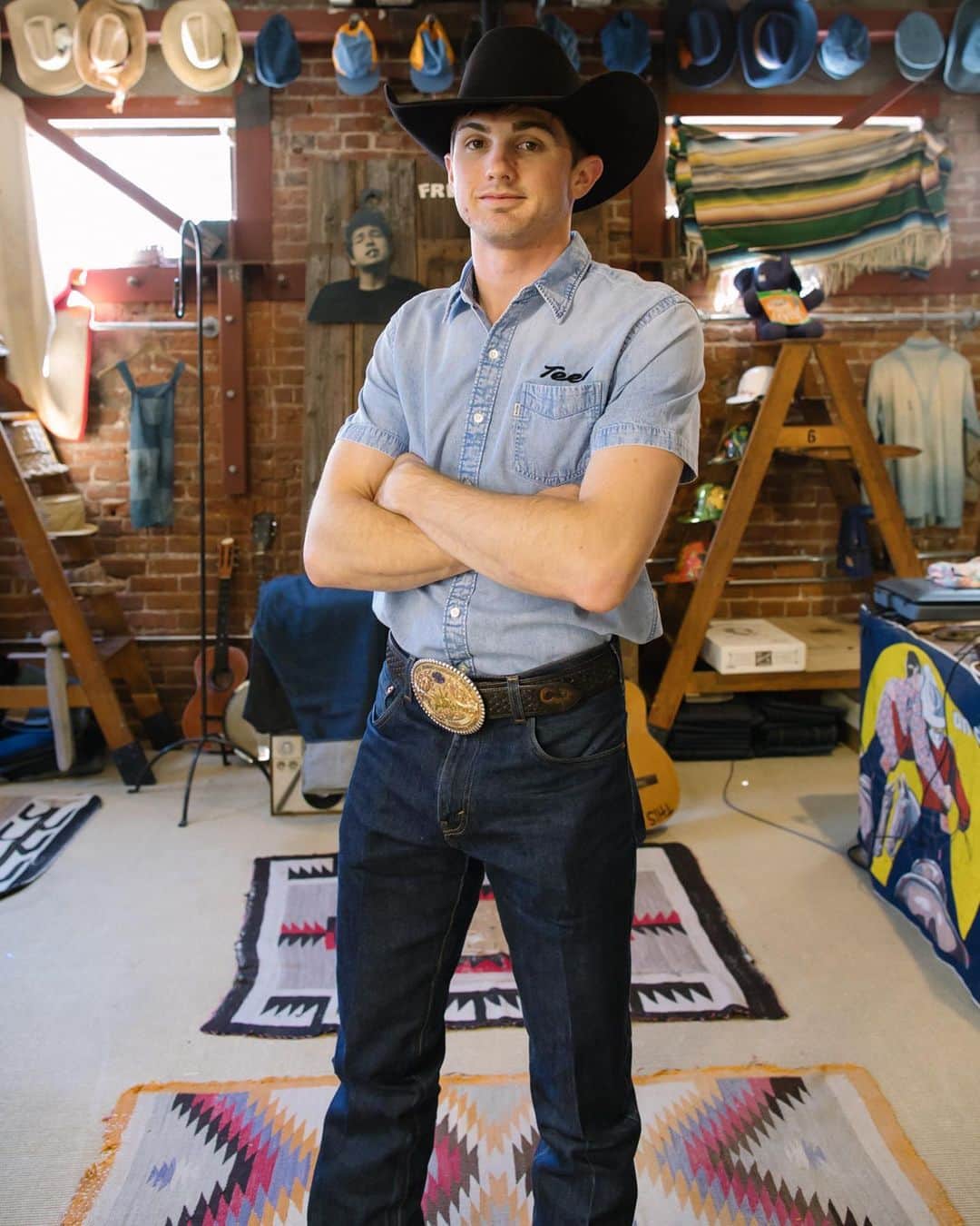 Levi’sさんのインスタグラム写真 - (Levi’sInstagram)「We are feeling design-inspired by Professional Bull Riders, @codylteel and @derek_kolbaba. Hit the link in bio to see how you can get your very own version of their customized Western shirts, at a Levi’s® Tailor Shop near you.」5月17日 8時31分 - levis