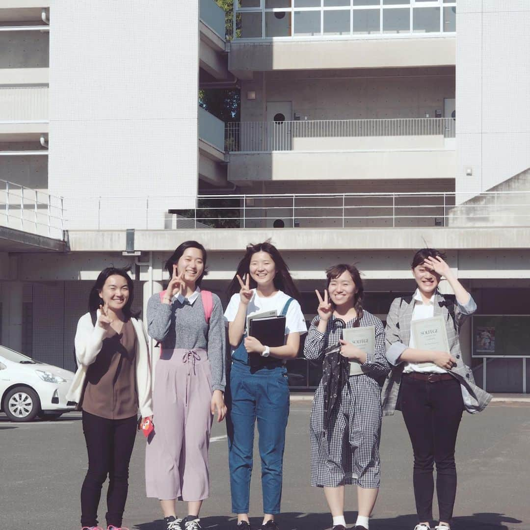 福岡女子短期大学さんのインスタグラム写真 - (福岡女子短期大学Instagram)「@福岡女子短期大学 . 夕方のキャンパス🏫 . #福岡女子短期大学 #福女短 #夕方 #帰宅中 #下校 #下校時間 #音楽科 #福岡女子短期大学音楽科 #クラスメイト #福女短スナップ #短大生 #福岡の女子短期大学 #トモダチ #春コーデ #オシャレさんと繋がりたい #スナップ写真 #街角スナップ #放課後  #女子大生 #学生コーデ #ポトレのセカイ  #写真好きな人と繋がりたい #写真撮るのが好きな人と繋がりたい #大学生コーデ  #キャンパスコーデ #福女短スナップ #写真で伝えたい私の世界 #ベストショット #私が紡ぐ物語  #その瞬間に物語を #ツーショット . ========[ 資料請求 ]======== ． 新しい福岡女子短期大学の資料請求（2020大学案内）を無料送付中です。本学ホームページからお気軽に申し込みください。 . 子ども学科/健康栄養学科 音楽科/文化教養学科 ． 福岡女子短期大学 住所：‪‪福岡県太宰府市五条四丁目16番1号‬‬ tel：‪‪092-922-4034‬‬（代表） . =======================」5月17日 8時27分 - fukuoka_wjc