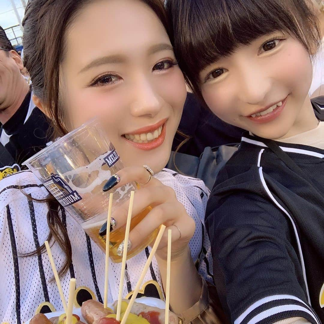 もえのあずきさんのインスタグラム写真 - (もえのあずきInstagram)「彼氏(さっちゃん)と野球デート⚾️☺️💕 #野球女子 #阪神タイガース#阪神ファン#虎党#toraco#球場グルメ」5月17日 8時43分 - moeazukitty