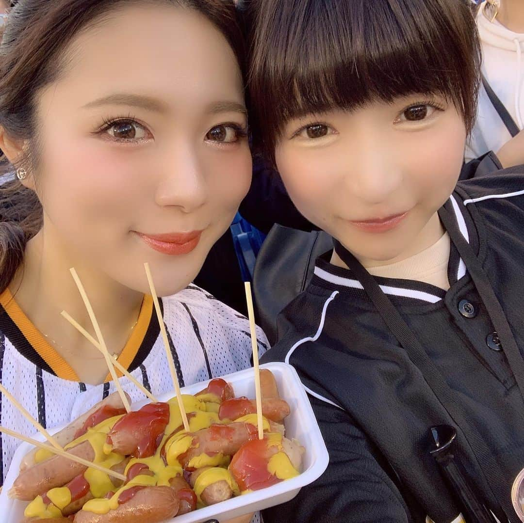 もえのあずきさんのインスタグラム写真 - (もえのあずきInstagram)「彼氏(さっちゃん)と野球デート⚾️☺️💕 #野球女子 #阪神タイガース#阪神ファン#虎党#toraco#球場グルメ」5月17日 8時43分 - moeazukitty