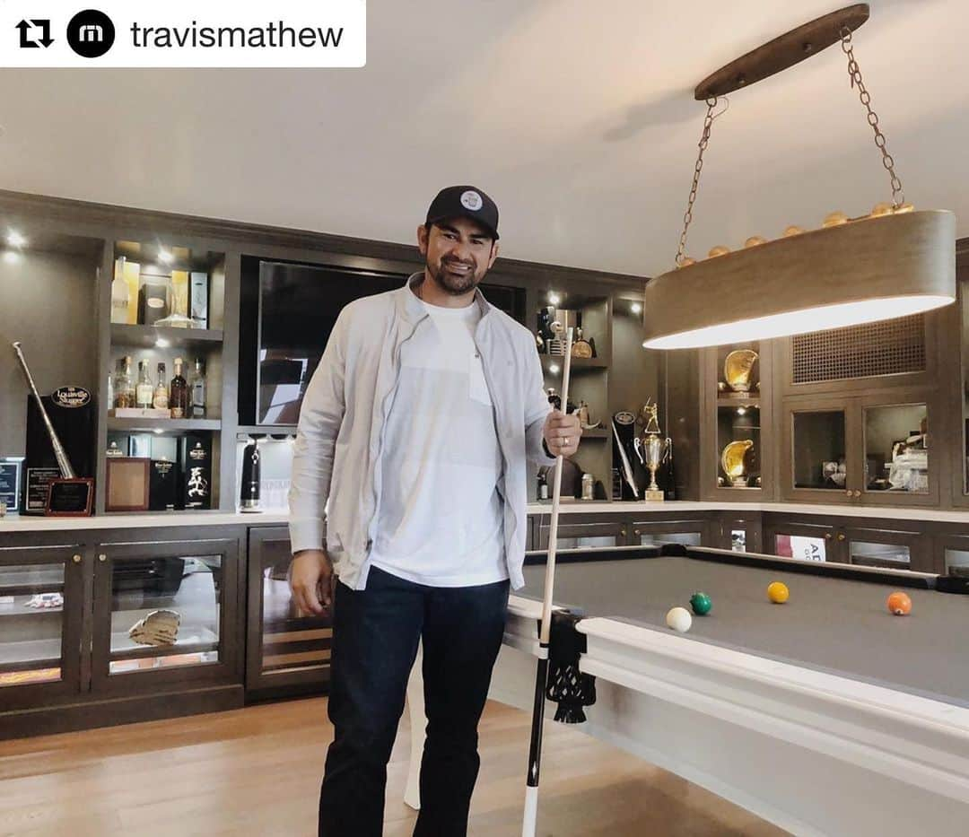 エイドリアン・ゴンザレスさんのインスタグラム写真 - (エイドリアン・ゴンザレスInstagram)「Everyone should try to win! The apparel is on point especially the jeans! Head over to @travismathew  #Repost @travismathew ・・・ ⚾️Giveaway!⚾️ ⠀⠀⠀⠀⠀⠀⠀⠀⠀ We can’t set you up with a man cave like @adrian_eltitan , but we’ll help you steal still his look with a chance to win some of his favorite @travismathew styles (gold gloves not included). To enter... ⠀⠀⠀⠀⠀⠀⠀⠀⠀ LIKE this post. TAG a sports fan. COMMENT why we should pick you! ⠀⠀⠀⠀⠀⠀⠀⠀⠀ #travismathew #workandplay (winner announced 5/20)」5月17日 8時43分 - adrian_eltitan