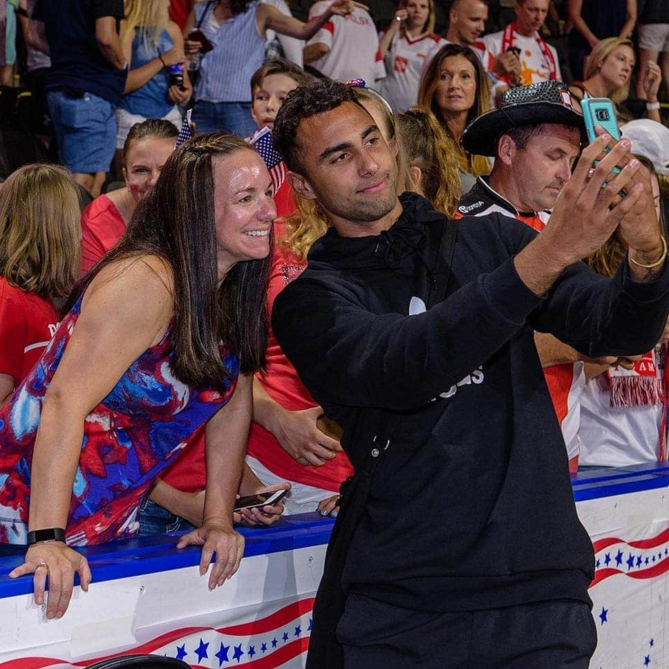 USA Volleyballさんのインスタグラム写真 - (USA VolleyballInstagram)「Does your @instagram need a boost? The U.S. Men 🇺🇲 will be at #SearsCentreArena hosting Canada 🇨🇦, China 🇨🇳 and Japan 🇯🇵 in VNL action June 21-23. Get your 🎟️ now! --- Visit usavolleyball.org for details. 🔗 In our bio」5月17日 8時44分 - usavolleyball