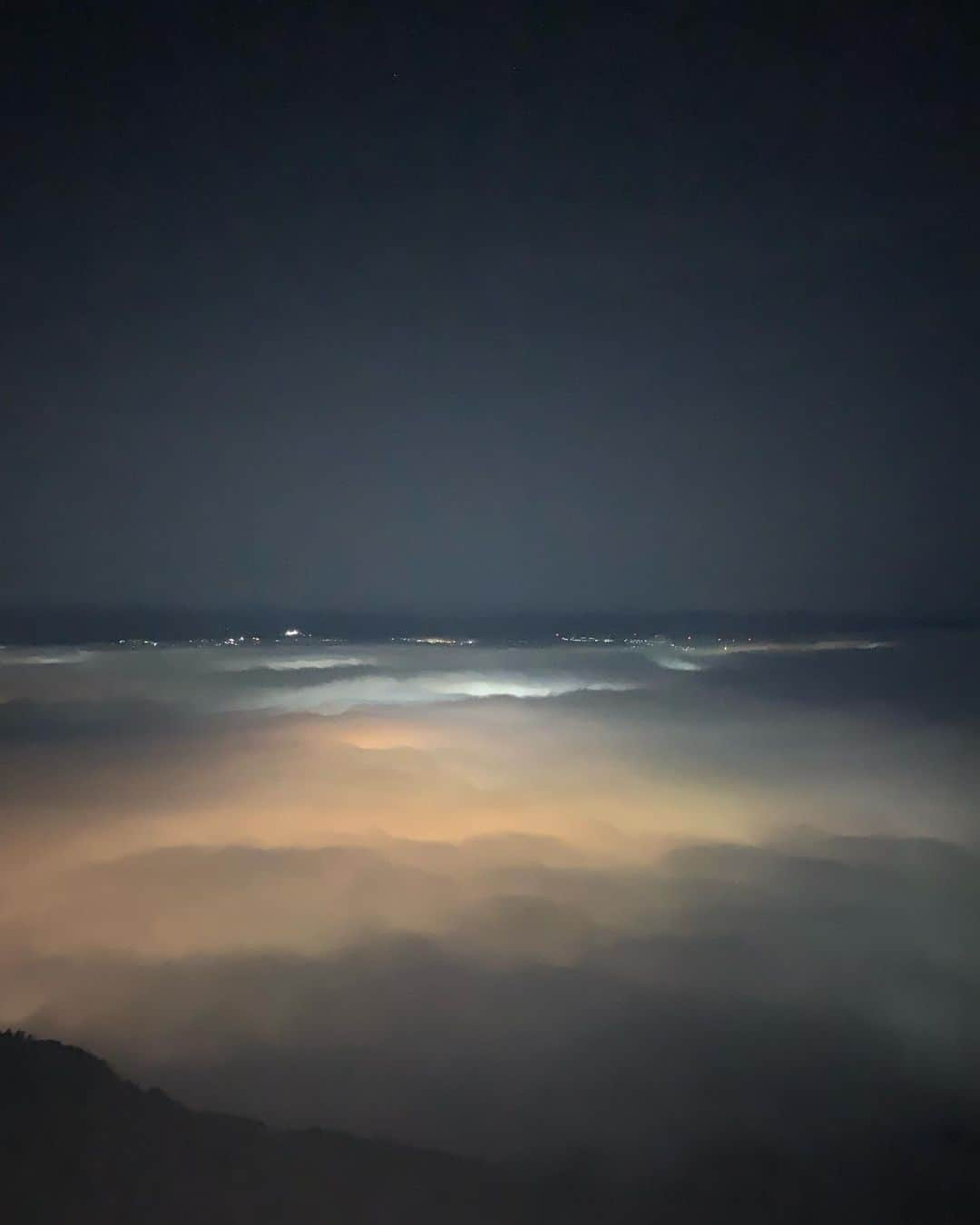 三木崇史さんのインスタグラム写真 - (三木崇史Instagram)「半年ぶりの函館山 ✨☁️雲海☁️✨ 初めて生で雲海を見て心から感動。 自然の神秘を感じた。」5月17日 9時03分 - takafumimiki