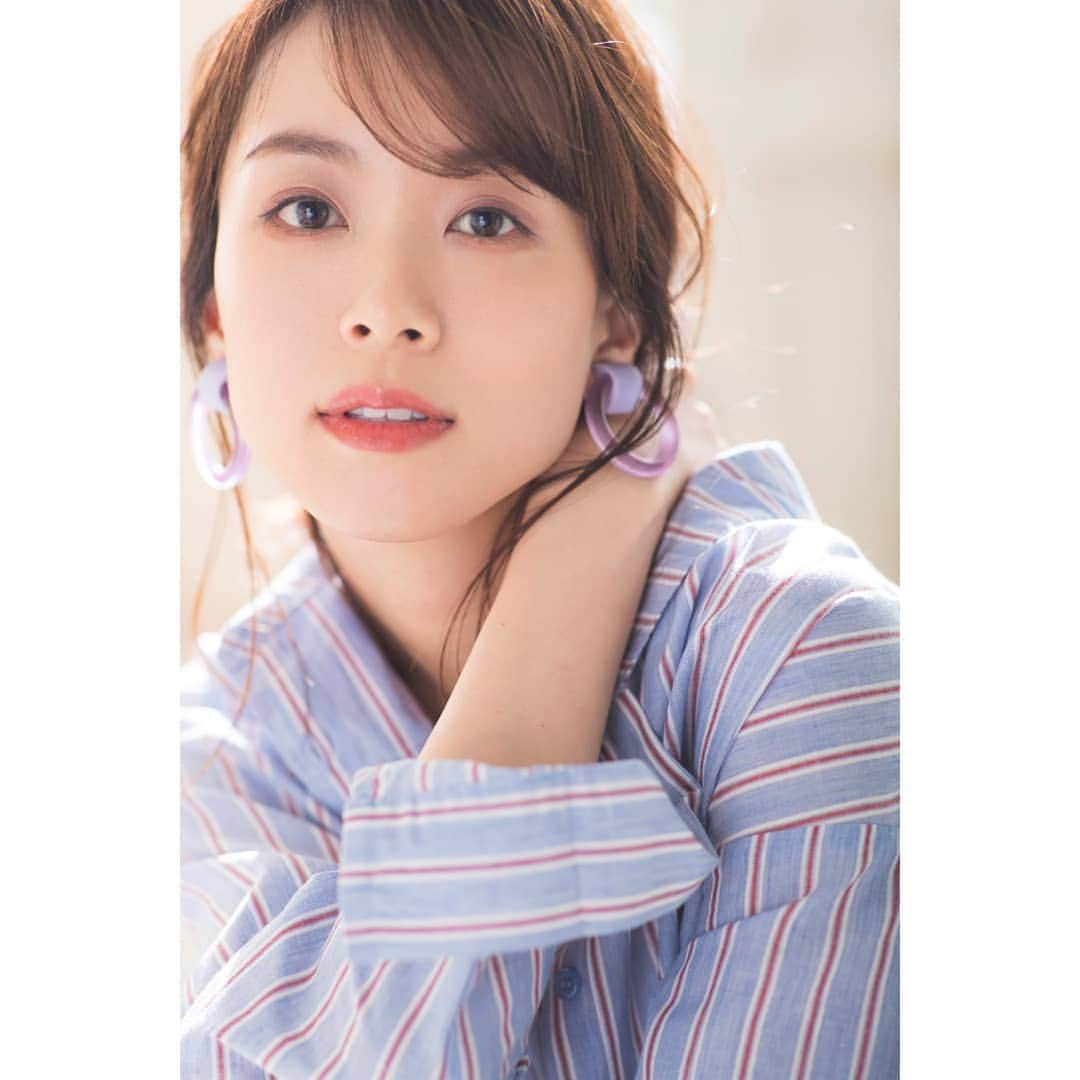 天田優奈のインスタグラム：「同じメンバーで撮影したのは ３年ぶりくらい。 もう３年もたったんだね～ あっという間だな。#感謝 . 📷@sho_ito723 💄たまごさん 👖高橋結さん . . #作品撮り#beauty#変身メイク #コスメ#love#まだまだやるよ #きっと今は変化の時#自分さがし」