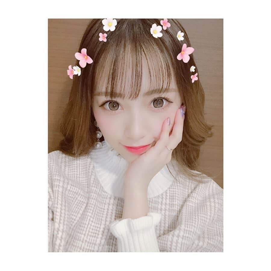 前川琳菜（りなち）さんのインスタグラム写真 - (前川琳菜（りなち）Instagram)「✩‧₊˚ . . 안녕~🌸🌸🌸 最近頑張って自撮りばっか載せてる🤳褒めて← . . #tagsforlikes #instadaily #instalike #instalove #instafollow #japangirl #instagood #instapic #me #selfie #followme #model #smile #팔로우 #소통 #셀카 #셀카그램 #셀카놀이 #셀카타임 #셀피 #셀스타그램 #훈스타그램 #팔로미 #얼스타그램 #모델 #セルカ #自撮り女子」5月17日 9時04分 - rina__maekawa