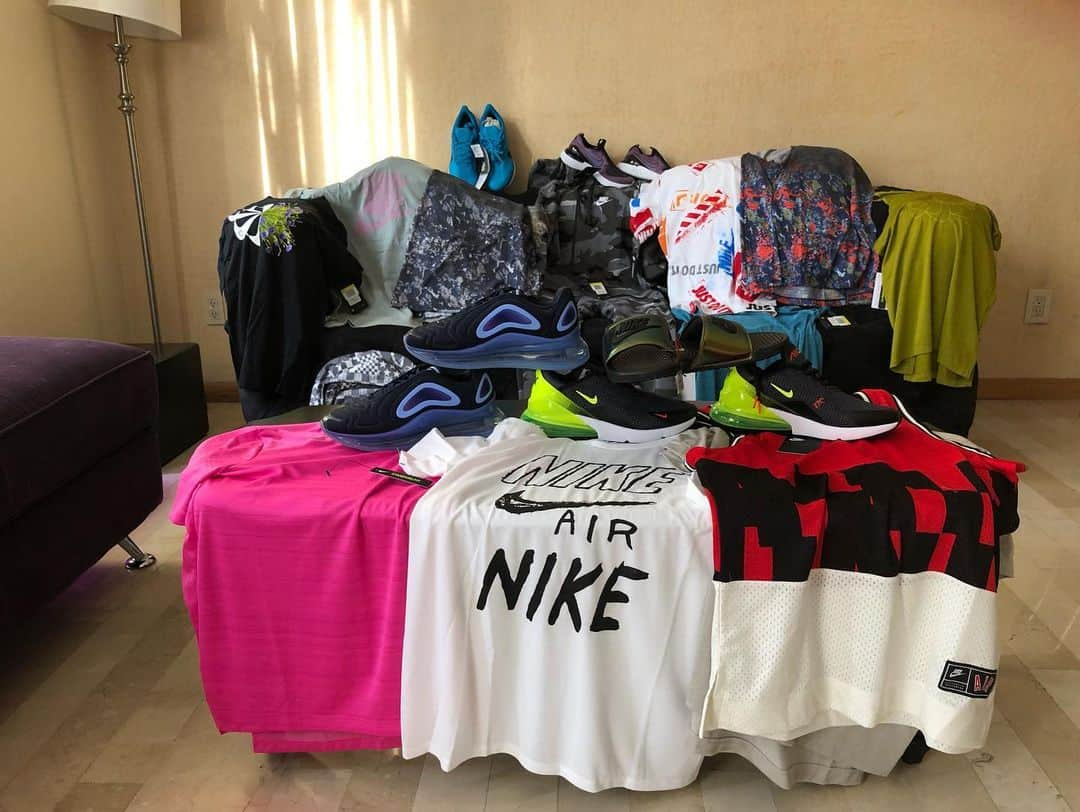 イヴァン・ガルシアさんのインスタグラム写真 - (イヴァン・ガルシアInstagram)「Dentro y fuera de la alberca siempre voy muy bien equipado gracias a mi familia @nike. #justdoit✔」5月17日 9時14分 - ivangarciapollo