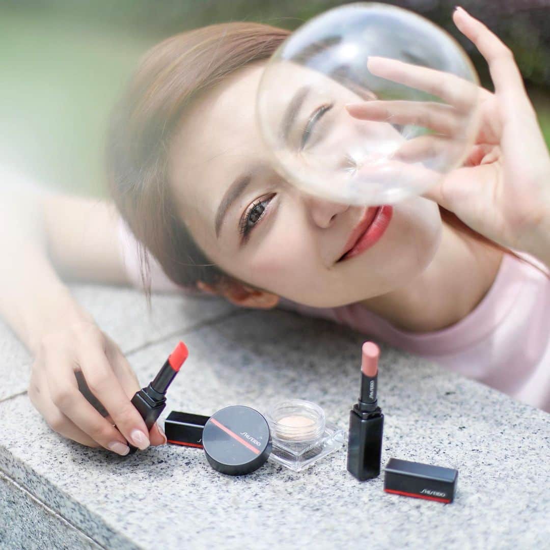 Elva Niさんのインスタグラム写真 - (Elva NiInstagram)「以散發寶石光彩的澄透妝容 來迎接夏日的璀璨陽光吧☀  Product Used: Aura Dew #04 Aurora ColorGel LipBlam #112 Tiger Lily  #晨曦廣告雜誌 #ShiseidoHK #Shiseido #ShiseidoMakeup #BeautyReimagined #VisibleFeelsInvisible #無重色感」5月17日 19時09分 - misselvani
