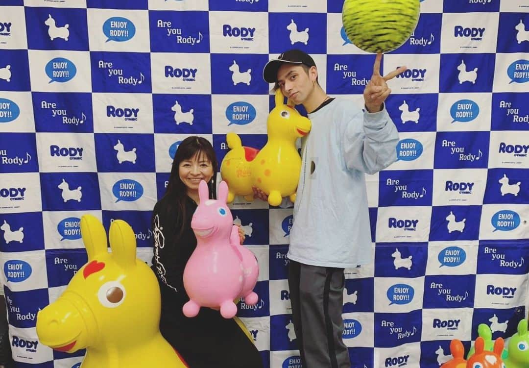 ZiNEZKAMIKAZEさんのインスタグラム写真 - (ZiNEZKAMIKAZEInstagram)「#areyourody #radio guest was #yukiesonoyama food creator🍽🍽 thanks for the amazing interview!  #zbounce 内のコーナー #rody プレゼンツ areyourody！今回のゲストは料理作家の #園山真希絵 さん！！人間の身体と食の関係性を色々と聞かせて頂きました！😊😊 マインドの健康も気遣って五色、五味の食事を心がけたいなぁ🤤」5月17日 19時06分 - zinez_kamikaze