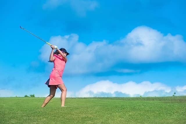 Be.okinawaさんのインスタグラム写真 - (Be.okinawaInstagram)「Hit that hole-in-one! Enjoy the exhilaration of taking a swing under the beautiful blue skies of Okinawa! 📷:@sports.islands.okinawa  #shureicountryclub #nanjocity #守礼高爾夫球場 #슈레이골프장 #난조 #守礼カントリークラブ #南城市 #sports #golf #countryclub #beokinawa #visitokinawa」5月17日 19時17分 - visitokinawajapan