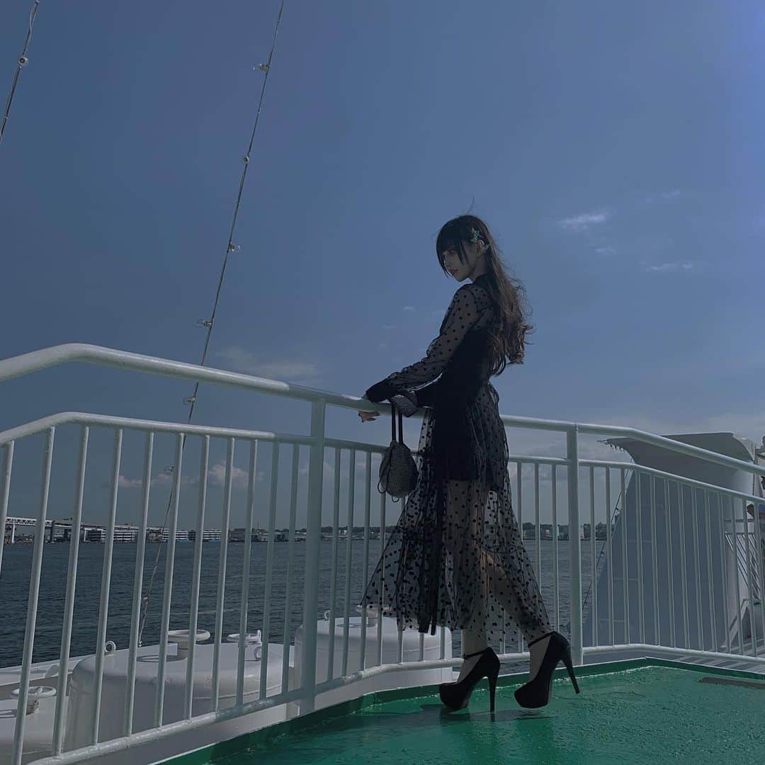 chiiiiiのインスタグラム：「🛳☕️🖤」