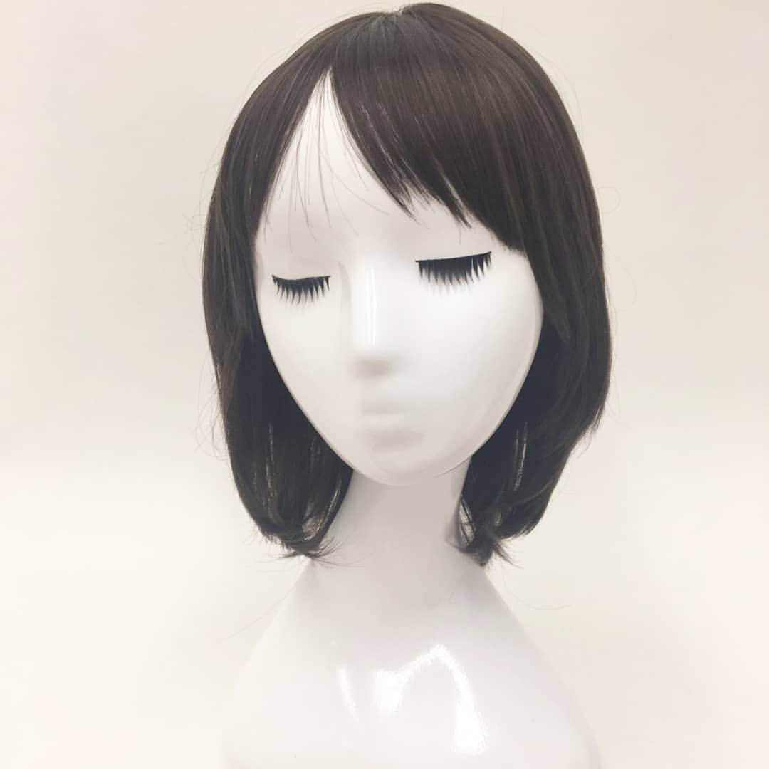 AQUADOLL アクアドールウィッグさんのインスタグラム写真 - (AQUADOLL アクアドールウィッグInstagram)「.掲載商品はネット販売のみとなります。 . . 企画の高山です🐒 色んな長さ・スタイルに挑戦できるので ウィッグは楽しいです🤗🌷 . [商品] 柔らかシルエットミディアムレイヤー (wg214) color-MRAH price-¥3,758(税込) .  #aquadoll #aquadollwig #wig #hairmake #hairstyle #fashion #welcometowiglife #アクアドール #アクアドールウィッグ #ファッション #ウィッグ #かつら #ヘアメイク #ヘアスタイル #おしゃれさんと繋がりたい #お洒落さんと繋がりたい #日替わりヘアスタイル #髪型もコーディネート #헤어 #헤어피스 #가발 #위그 #이미지변신 #기분전환 #데일리 #패션 #japancancersurvivorsday」5月17日 19時36分 - aquadollwig