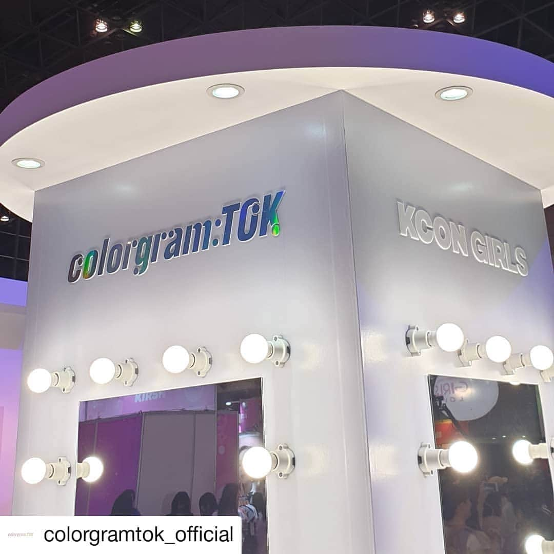 IZ*ONEさんのインスタグラム写真 - (IZ*ONEInstagram)「#Repost @colorgramtok_official • • • • • • . [colorgramTOK X KCON JAPAN] 일본에서도 만난 #아이즈원 과 #컬러그램톡 반가운 마음에 달려와 준 아이즈원 고마워.  We met IZONE in KCON JAPAN! Thank you for coming to our booth.  It was great pleasure!  For those who can't visit, check out the global event on celebshop.com  #kcon #kconjapan #kpop_inspired_beauty #colorgramtok #컬러그램톡 #カラーグラムトック #kbeauty #kpop #化妆品 #カラーグラム #韓国コスメ #아이즈원 #IZONE #celebshop」5月17日 19時31分 - official_izone