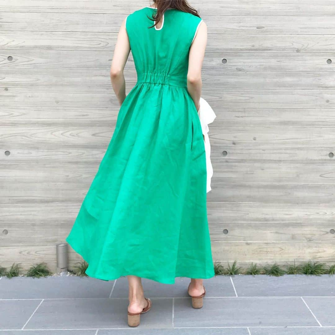 kyoco_ococさんのインスタグラム写真 - (kyoco_ococInstagram)「Piping linen dress Sax / Green  綺麗色の贅沢なリネン100%ワンピース パイピングやバックスタイルにも拘り大人可愛くなってます♡ .  いよいよこのあと20:00より受注販売開始です！ ぜひぜひオンラインストアをご覧下さい☺️ .  #bluelea @bluelea」5月17日 19時44分 - kyocoococ