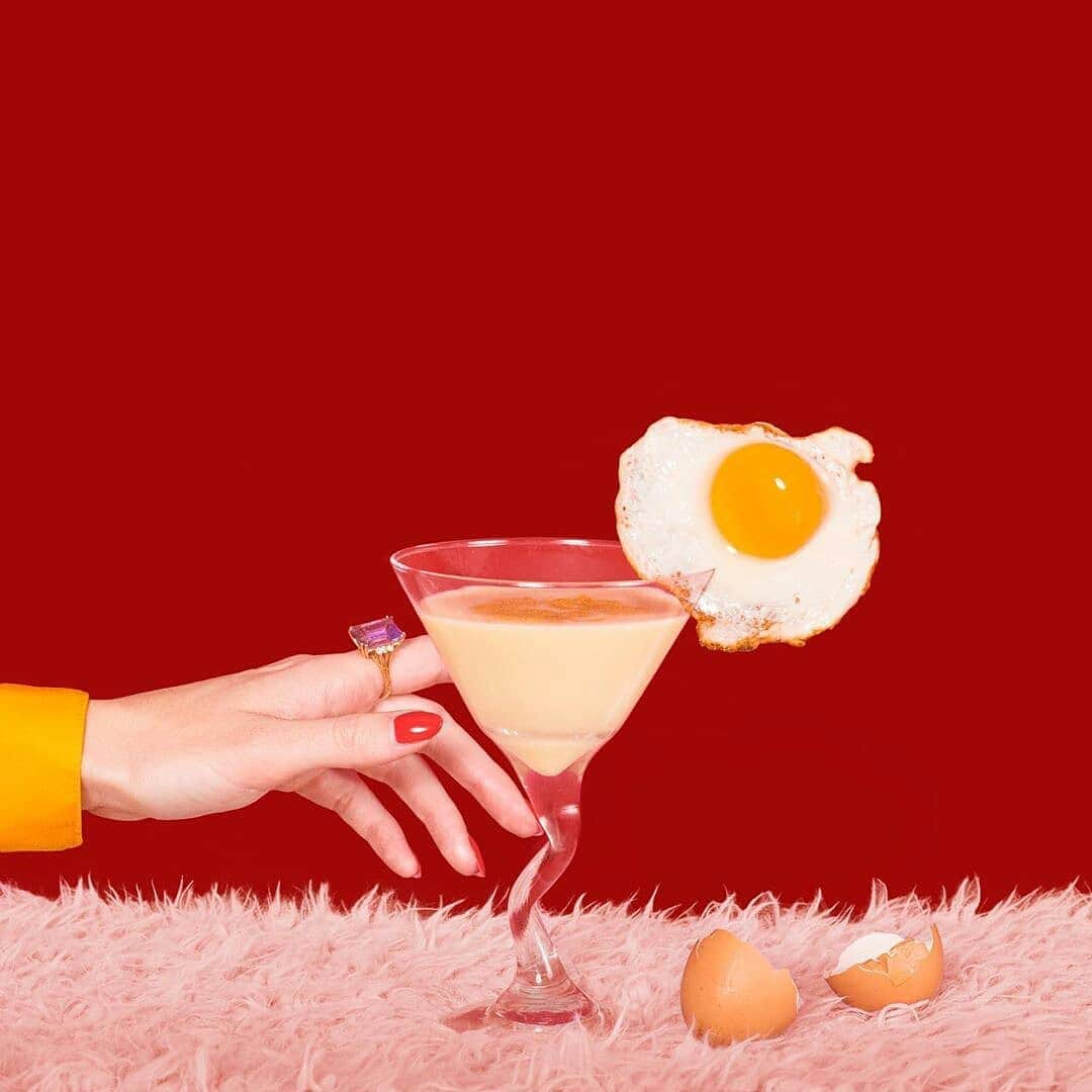 Eggs Conceptさんのインスタグラム写真 - (Eggs ConceptInstagram)「Friday 🍸🍳 by 👉 Postmates @postmates 👈  #postmates #eggsconcept #egg #eggs #friedegg #cocktail #friday #fridays #instagram #instagood #happytime #spiegelei #ou #yumurta #ägg #계란 #æg #huevo #oeuf #卵 #яйц #may #mai #maj #maig #מאי #mayo #5月 #может #Mayıs」5月17日 19時47分 - eggsconcept