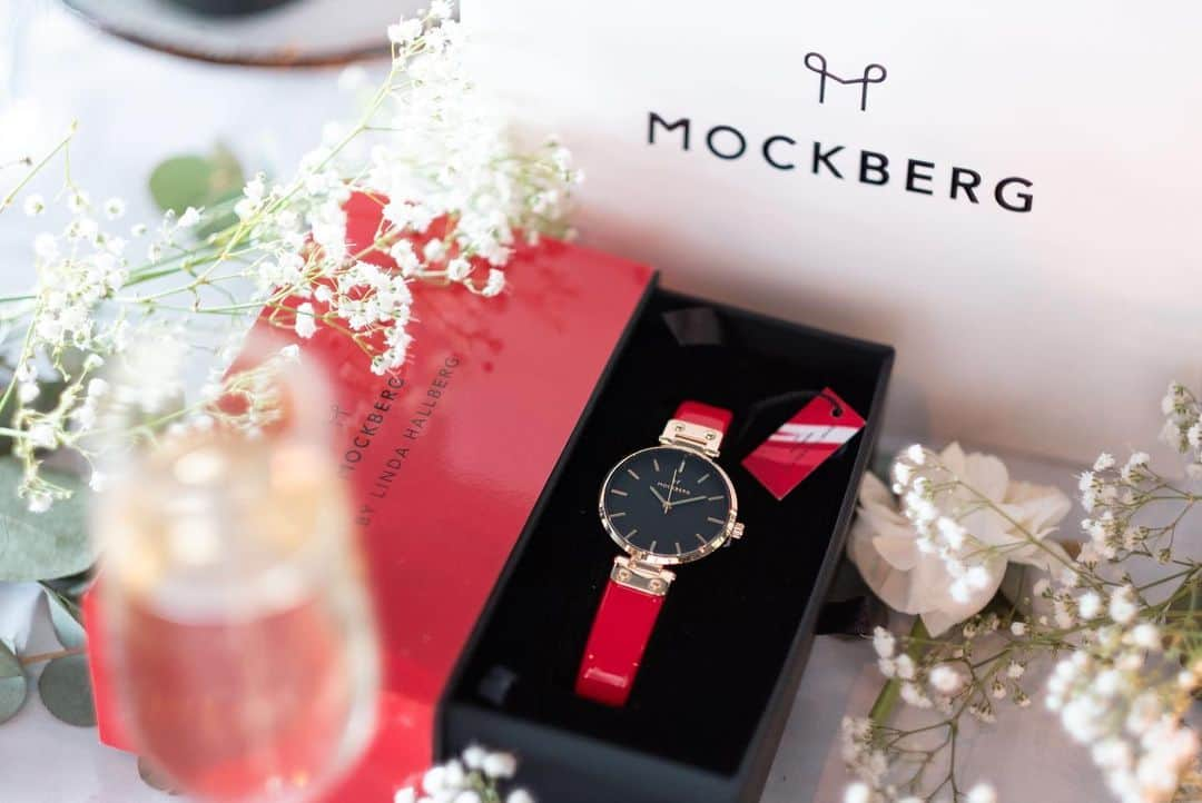 Linda Hallbergさんのインスタグラム写真 - (Linda HallbergInstagram)「Just wanted to share some pictures from the lunch event/birthday lunch for my @mockberg watch! I had such an amazing time with amazing friends ❤️ I seriously couldnt wish for a better birthday! #mockbergxlindahallberg #ad #reklam」5月17日 19時55分 - lindahallberg