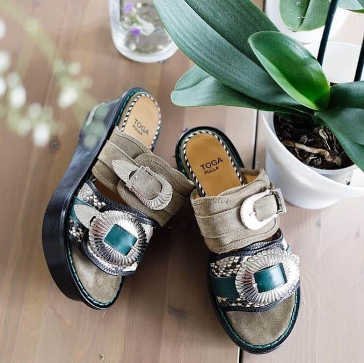 ビー ストアさんのインスタグラム写真 - (ビー ストアInstagram)「@togaarchives platform slides available @boston_2921815  #kazan #togapulla #stockistoftheweek」5月17日 19時58分 - sixlondon