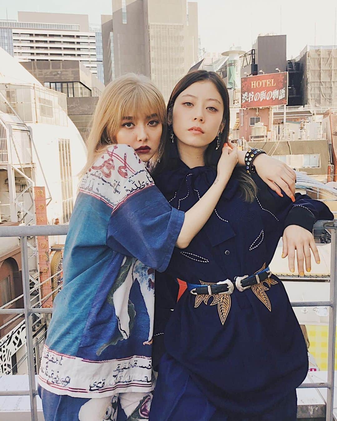 Niinaさんのインスタグラム写真 - (NiinaInstagram)「👭 そして昨日は公開に向けて すーちゃんと1日取材day tourismは既に沢山の方に 愛されているんだなぁと 感じました、嬉しいな💖 衣装は @myobofficial で🔥 @yesbowy ありがとう！」5月17日 20時00分 - niina__official