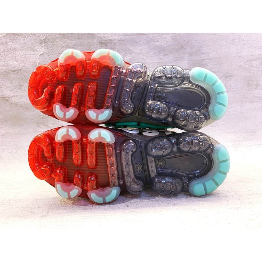 RINKAN渋谷店さんのインスタグラム写真 - (RINKAN渋谷店Instagram)「【New Arrival】 《NIKE×CPFM》  WMNS AIR VAPORMAX 2019  5月14日に発売がありました「CACTUS PLANT FLEA MARKET×NIKE」のヴェイパーマックス 2019が入荷致しました！ こちらはウィメンズの展開になっていましたが、そのデザイン性の高さからコレクションされたい方も多かったと思います！ ハンドクラフト感のあるグリーンチューブを使用したスウッシュや、CPFMではお馴染みのスマイリーマークもプリントされており遊び心満載の一足です！ 是非店頭にてご覧くださいませ！  NIKE×CPFM WMNS AIR VAPORMAX 2019 size:US4.5 $689  ask to DM📩 ㅤㅤㅤㅤㅤㅤㅤㅤㅤㅤㅤㅤㅤ  #rinkan #shibuya #supreme #supremenorthface #offwhitenike #yeezyboost #yeezyboost350V2 #rafsimons #calvinklein #alyx #kapital #gosharubchinskiy #acoldwall #louisvuitton #vetements #balenciaga #vlone #offwhite #readymade #yeezy #yeezyseason #fearofgod #fog #doublet #needles #undercover #ambush  RINKAN 渋谷 03-5458-3050」5月17日 20時14分 - rinkan_shibuya