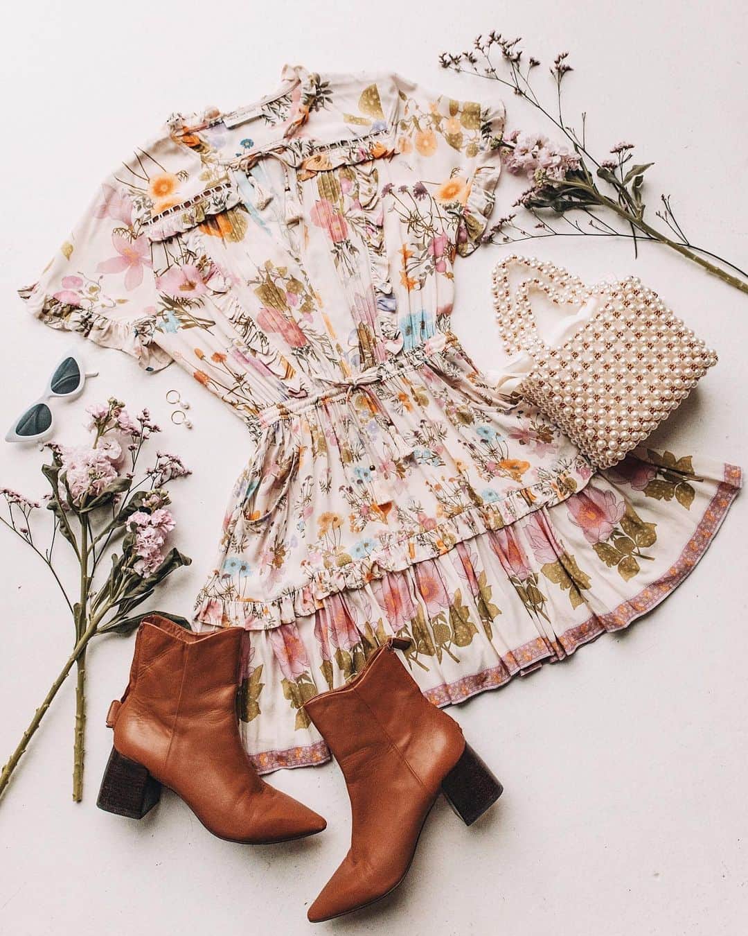 SPELLさんのインスタグラム写真 - (SPELLInstagram)「Weekend outfit sorted 🌸💕 the sweetest Wild Bloom Playdress made for wandering 🌾」5月17日 11時33分 - spell